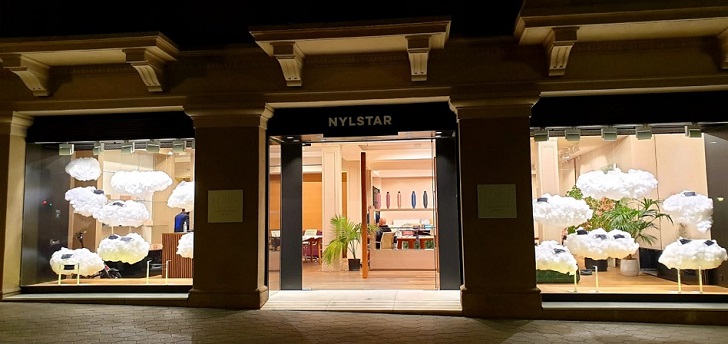 Nylstar salta a la calle: el grupo de hilatura abre tienda en Paseo de Gracia