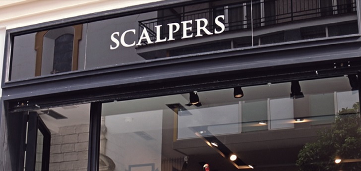 Scalpers sale al mercado en busca de un comprador