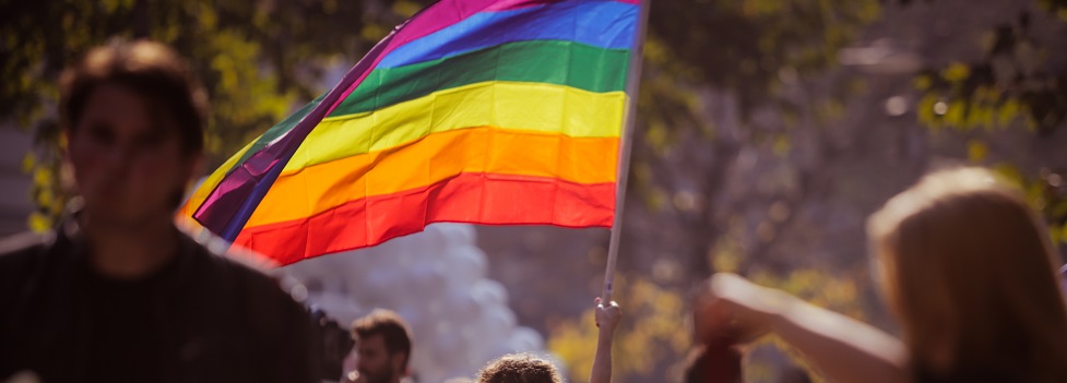 La moda ante el Orgullo: superar el ‘rainbow washing’ para capitalizar la comunidad Lgbtq+