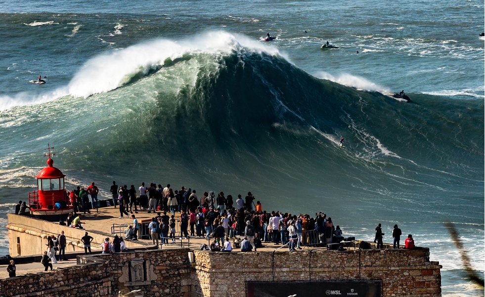 Hurley se sube a la ola