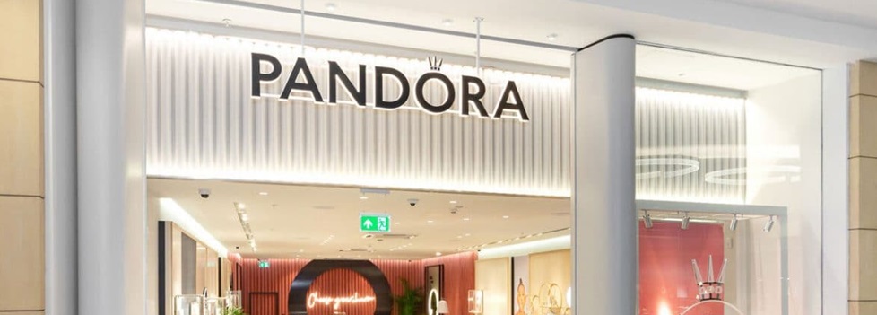 Pandora frena en China y gana un 6% menos en 2023 
