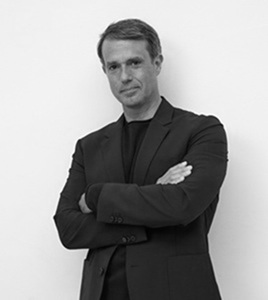 &Iacute;&ntilde;igo de Llano