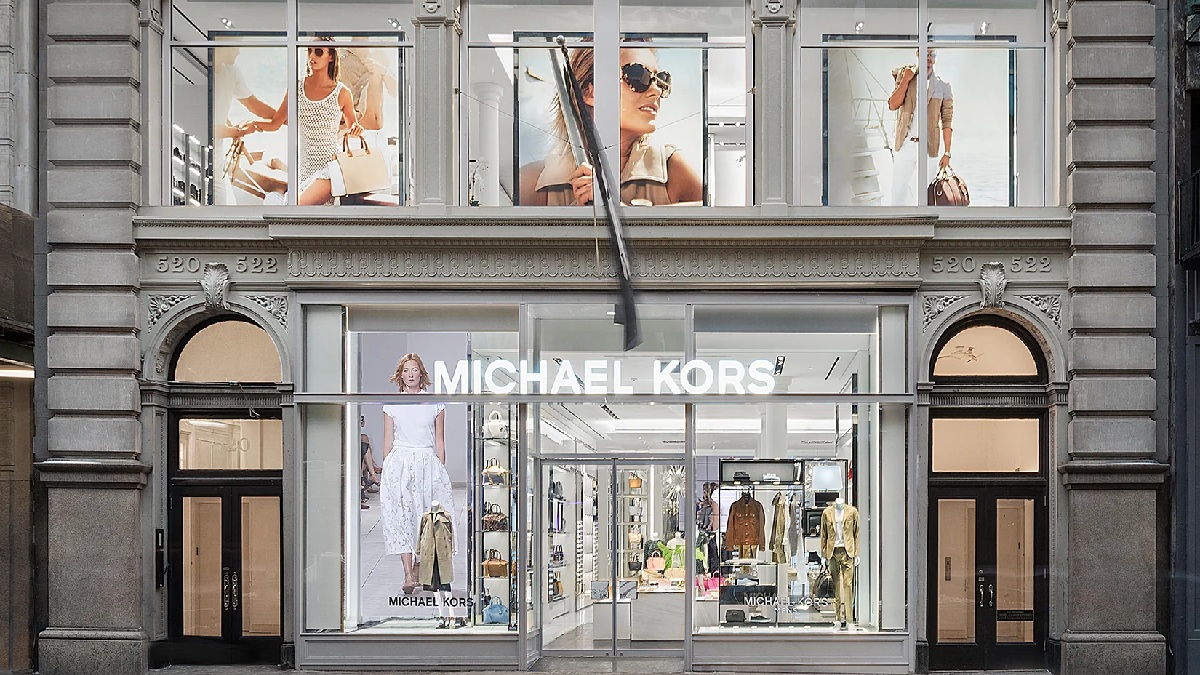 Capri redefine su hoja de ruta tras vender Versace y pone el foco en Michael Kors