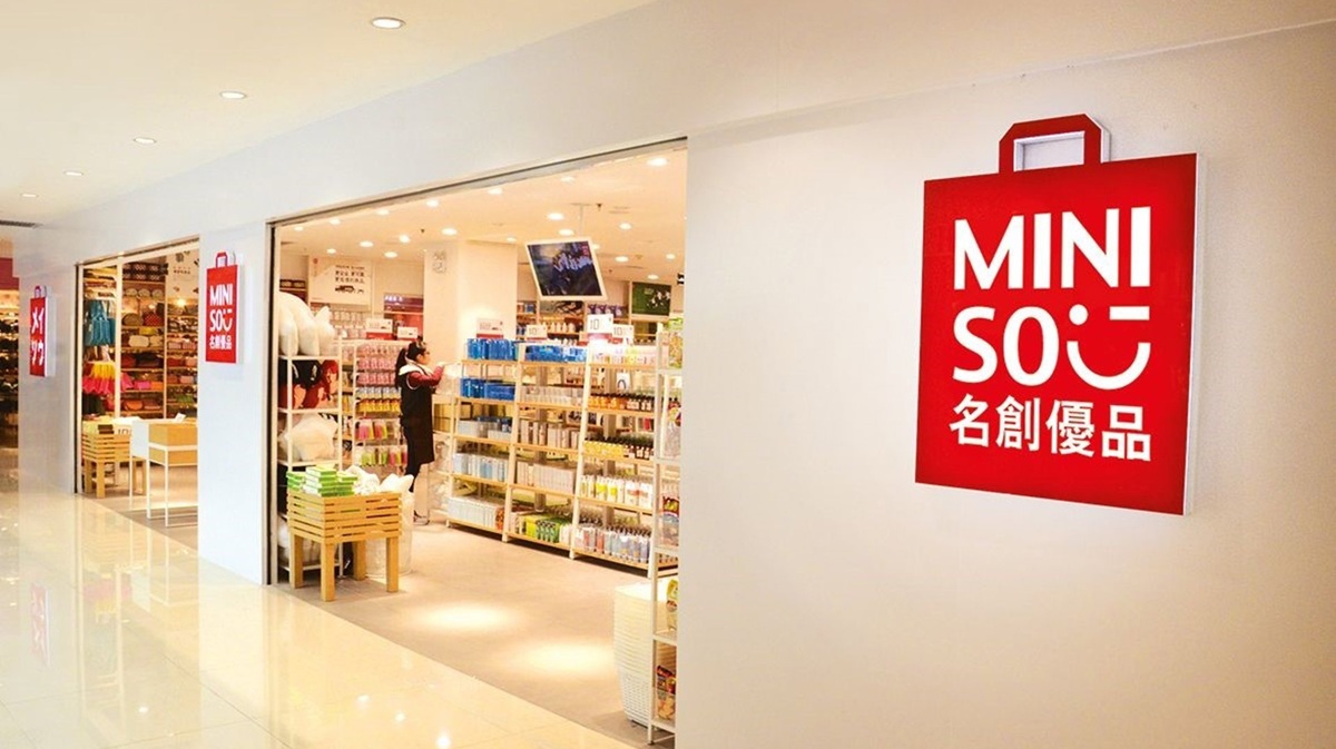 Miniso gana 108,6 millones de euros hasta junio, un 22,6% menos, pero eleva ventas