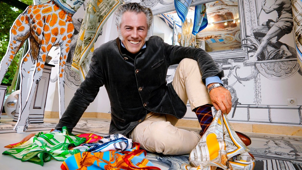 Ignacio Goitia transforma sus obras de arte en seda, lino y cachemira