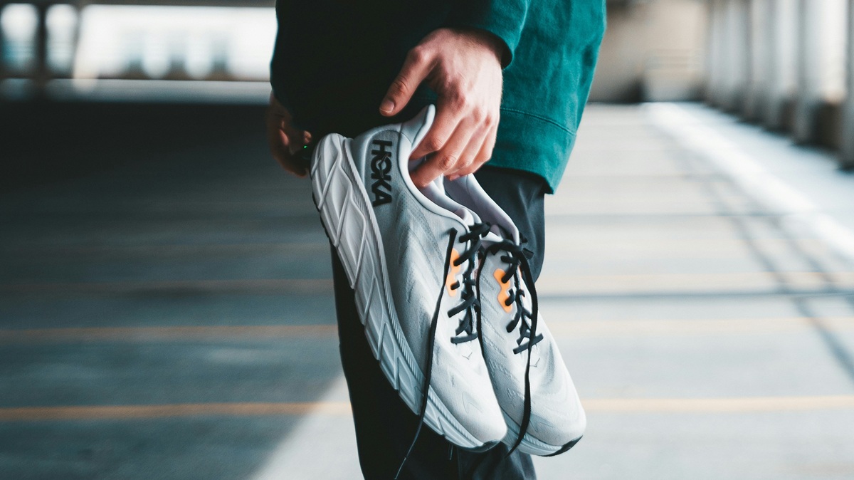 Deckers engorda un 9% ventas y resultado en los nueve primeros meses aupado por Hoka