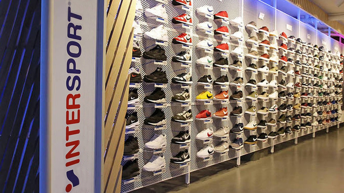 Decathlon ultima la compra de activos de Intersport en Espa&ntilde;a