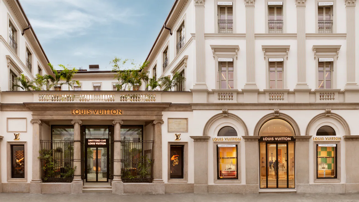 louis vuitton via montenapoleone 1200