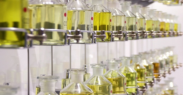 maduro Correspondiente Premisa El grupo de perfumes Fragrance Science salta al retail con Drops & You para  competir con Equivalenza y MaxDream | Modaes