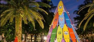 Loewe Surfs Into the Holidays with a Palm Beach Christmas Tree Display