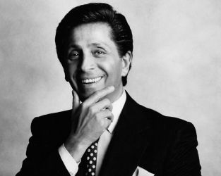 Iconic Designer Valentino Garavani Dies at 93, Closing a Chapter in Italian High Fashion