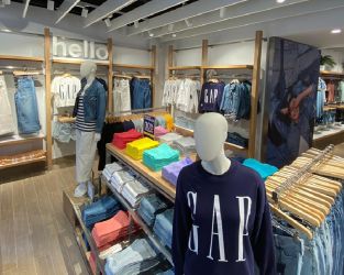 Gap Recruits Top Talent from Coach and Estée Lauder for Cosmetics and Accessories Launch
