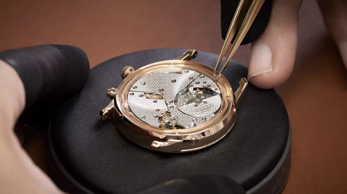 Hermès Amplifies Industrial Commitment with Investment in Watch Production