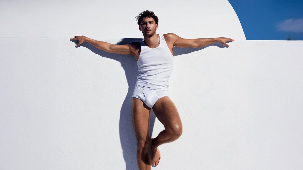 MGFB35: Fashion Stocks End a Lackluster Year with Modest 1.9% Gain