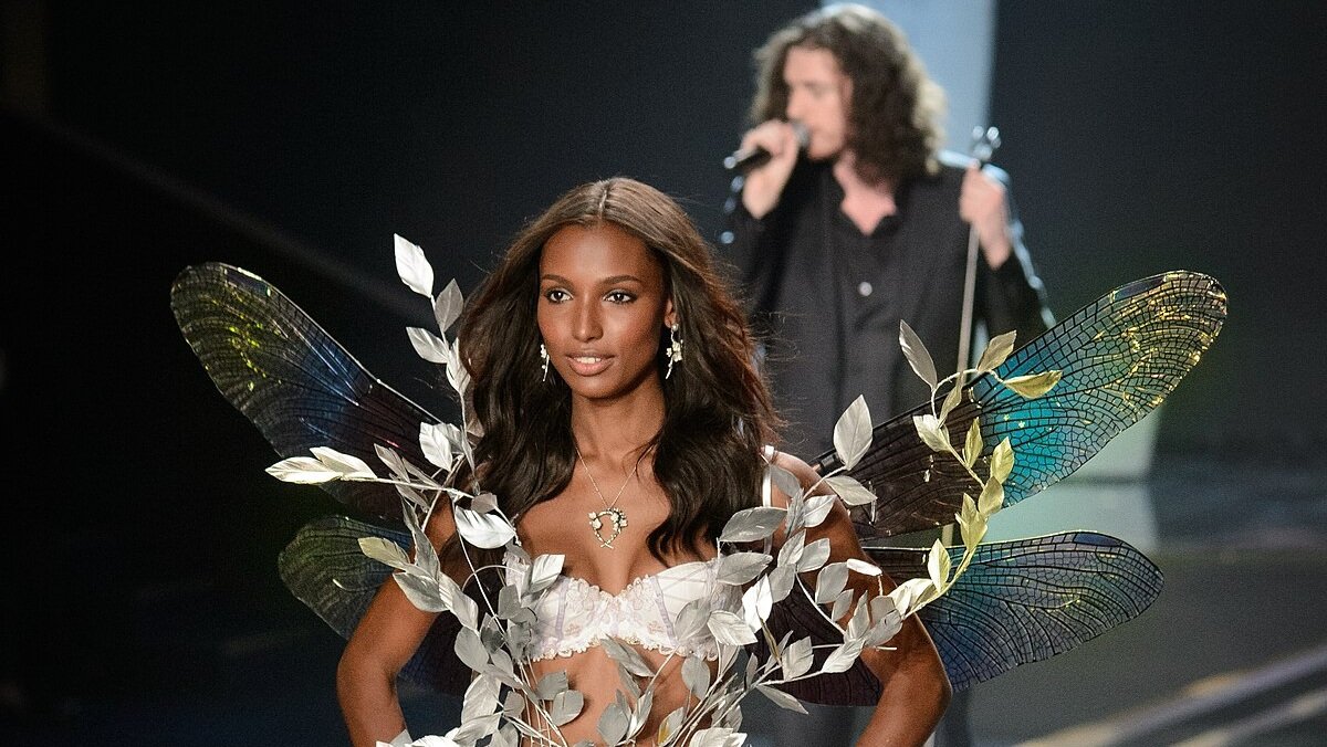 Victoria’s Secret to Bring Iconic Fashion Show Back on Runway in Fall 2025