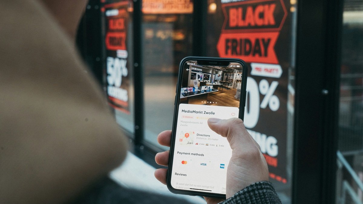 AI Fuels Record Online Sales: Black Friday Hits $11.8 Billion in the US