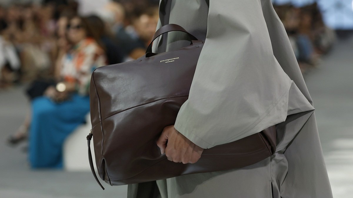 Adolfo Dom&iacute;nguez Slashes Losses by 19% with Record-Breaking Sales from March to November