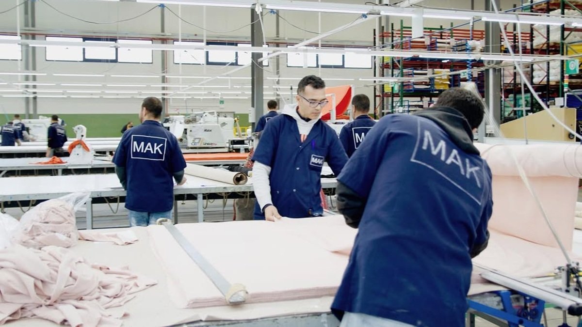 M&A Surge in Fashion: Hallotex Nears Investment Deal with India&rsquo;s Pratibha Group