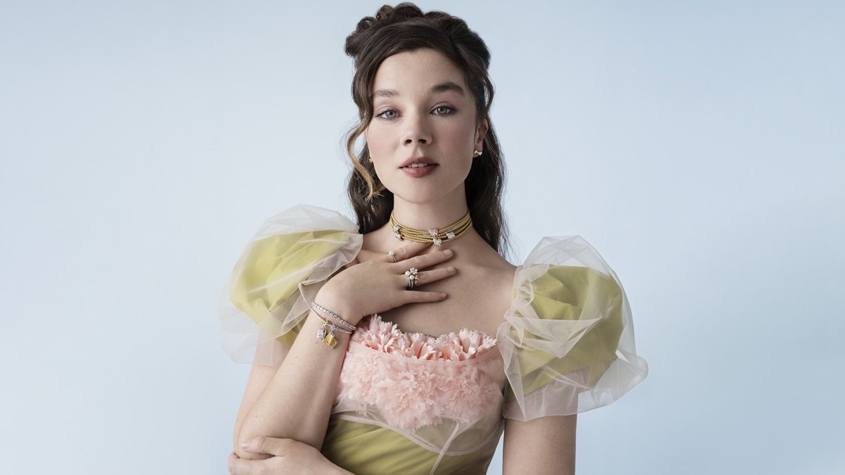 Pearls and Fantasy: Pandora&rsquo;s Bridgerton Capsule Hits Stores