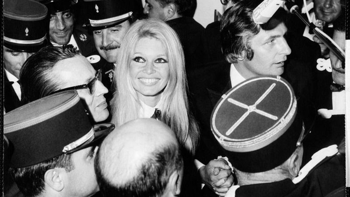 Brigitte Bardot&rsquo;s Timeless Journey Celebrated at La Galerie de l&rsquo;Instant