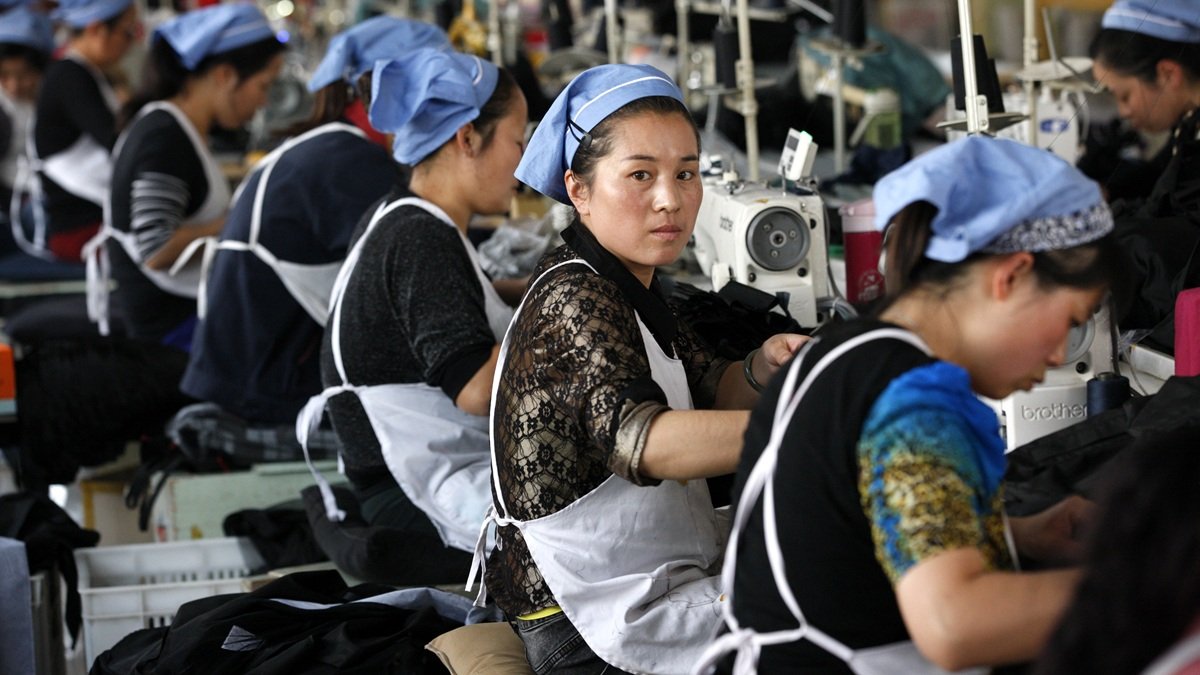 Shift in Global Fashion Manufacturing: China&rsquo;s Market Dominance Diminishes