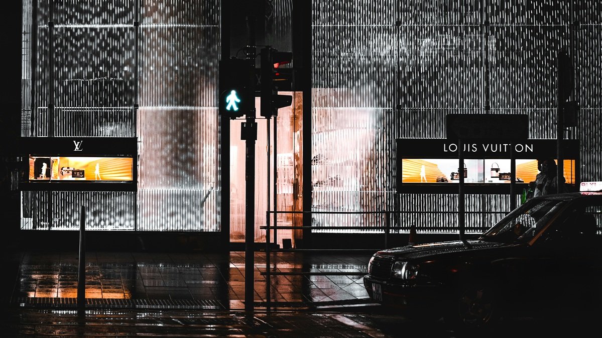 Global Luxury Market Ends 2024 With First Annual Contraction Since 2009