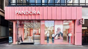 Pandora Posts 6% Sales Increase by June, Defies European Market Slump