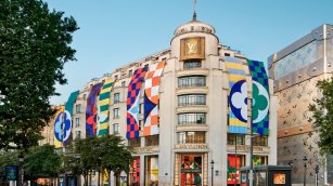 LVMH Navigates Luxury Tightening: Sales Slip a Mere 1% to &euro;80.8 Billion in 2025