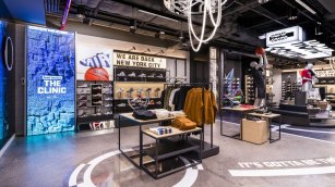 Dick&rsquo;s Sporting Goods Sees 36% Boost in Q3 Following Foot Locker Integration