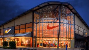 Nike Streamlines Operations: 775 Job Cuts at U.S. Distribution Centers