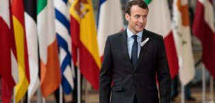 Giants of the industry take the Fashion Pact for sustainability to Paris