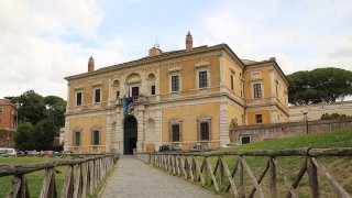 From Bulgari to Etruscan Jewelry: Foundation Safeguards History in Rome