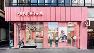 Pandora Posts 6% Sales Increase by June, Defies European Market Slump