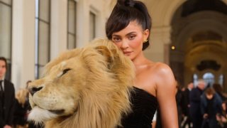 Paris Fashion Faces the ‘Hit’ Frenzy: From Spectacle Economy to Endless Succession