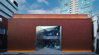 Bank of America Alerts: Adidas Struggles Amid Sports Sector &lsquo;Bubble Burst&rsquo;