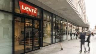 Levi&rsquo;s Expands European Presence with Flagship Stores Amid Global Relaunch
