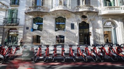 New Era and Columbia Fuel Spanish Experience Group Growth as Sales Surge 60% in 2025