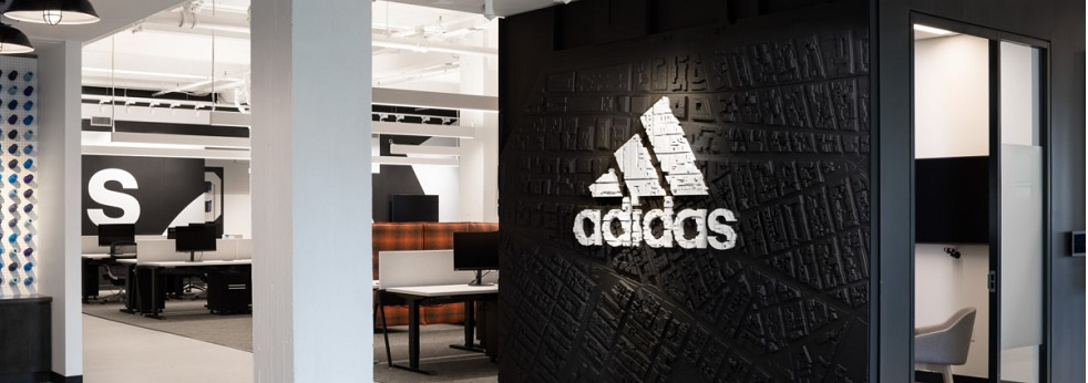 Adidas impulsa su red en España y los veinte outlets con una en | Modaes