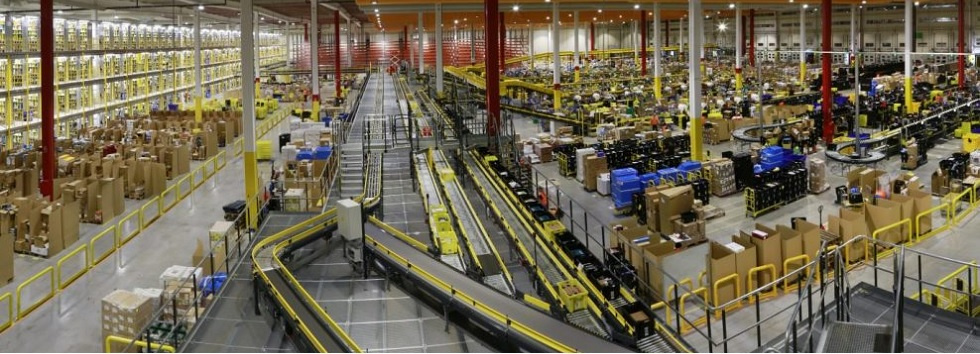 Amazon opens a 140,000 square meter fulfillment center in the UK