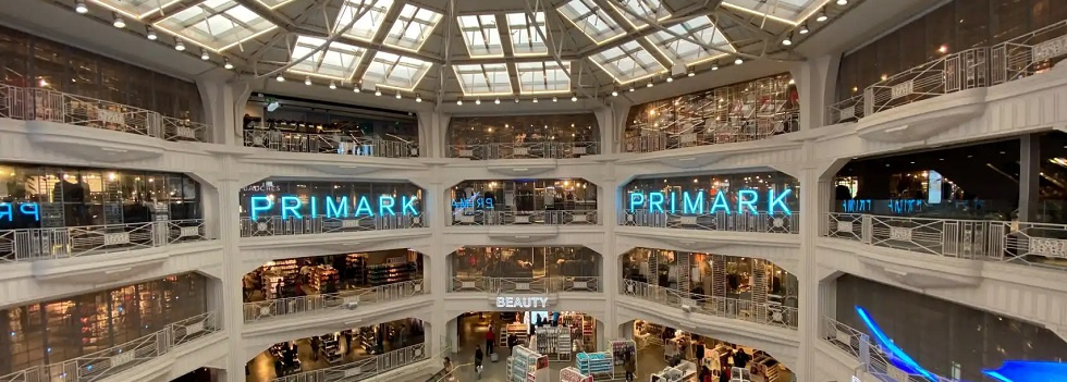 Primark cresce del 13% nel terzo trimestre grazie alle aperture e all’aumento dei prezzi