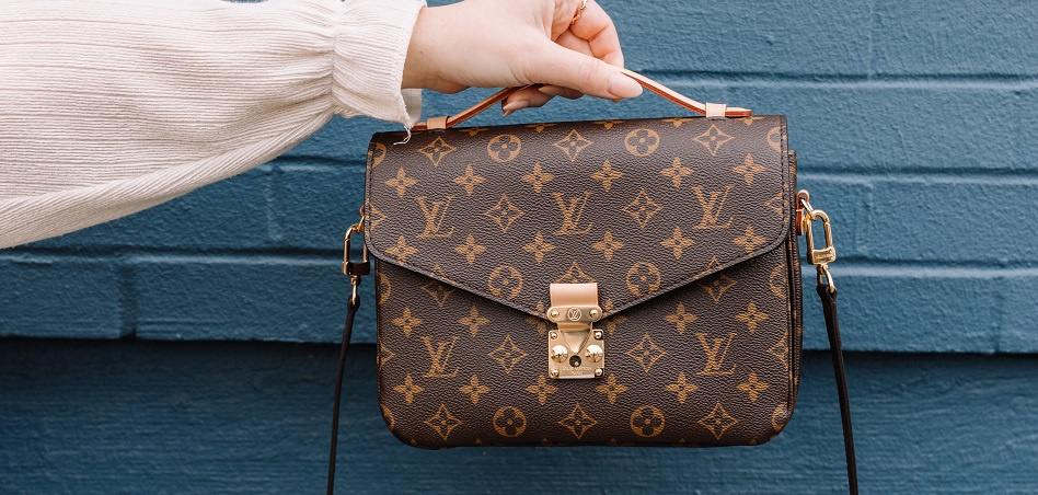 Louis Vuitton busca su nuevo 'it bag': ficha a un ex Celine y