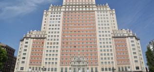 El Edificio España sale al mercado ‘a la caza’ de cinco gigantes
