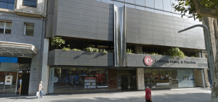 CaixaBank adelanta a Decathlon y se instala en la Cámara de Comercio de Barcelona
