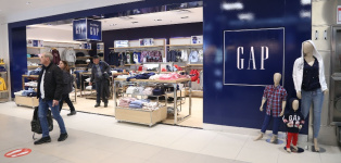 Gap continua con su reestructuración y cierra cuarenta tiendas