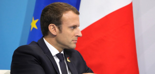 Francia sigue los pasos de Alemania y confina un mes
