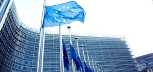 La Comisión Europea reduce su previsión de crecimiento para la UE y dispara la inflación