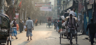 Bangladesh permite la reapertura de las fábricas textiles en pleno confinamiento