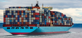 La naviera Maersk suspende el transporte de contenedores a Rusia