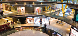 La afluencia a los centros comerciales crece un 4,5% en agosto sin superar 2019