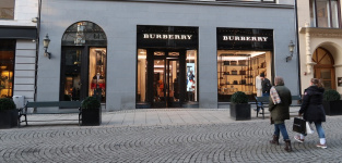 Burberry obtiene un préstamo de 360 millones para objetivos sostenibles